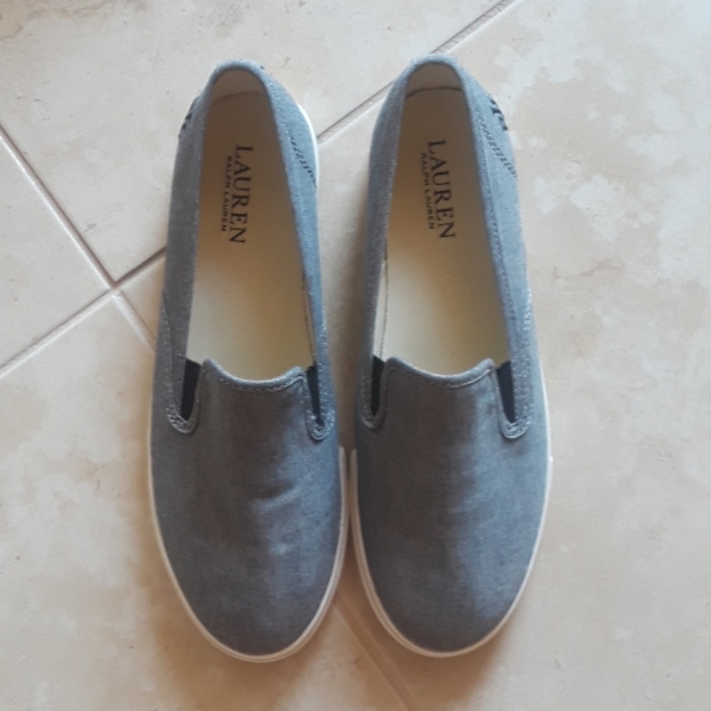 Shoes - Picture 2 of 4